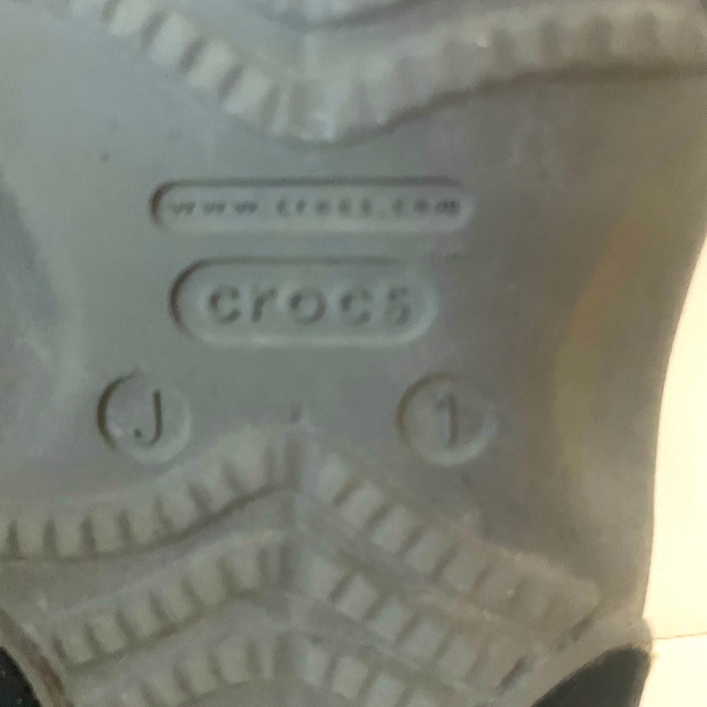 Crocs Size 1 Juvenile - Picture 5 of 5
